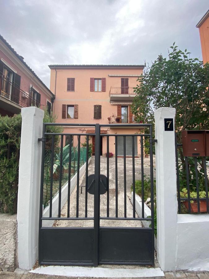 Robhouse Hotel Фабриано Екстериор снимка