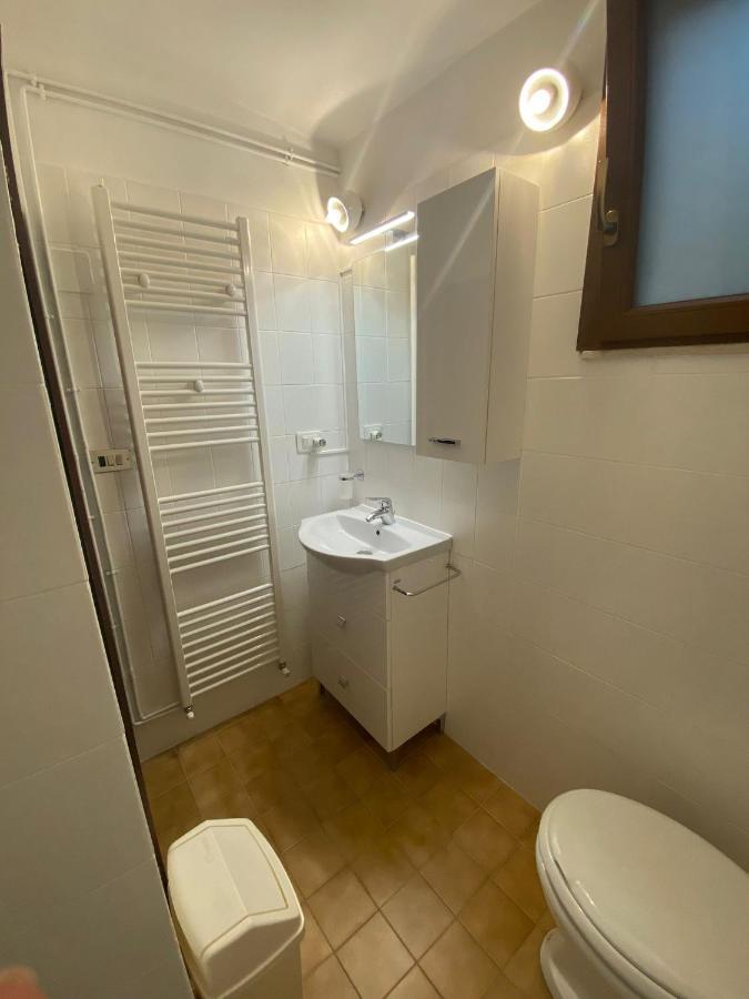 Robhouse Hotel Фабриано Екстериор снимка